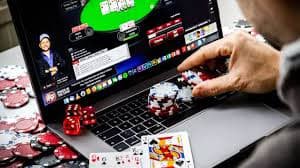Philippines player spinning slot reels on mobile browser using evotaya